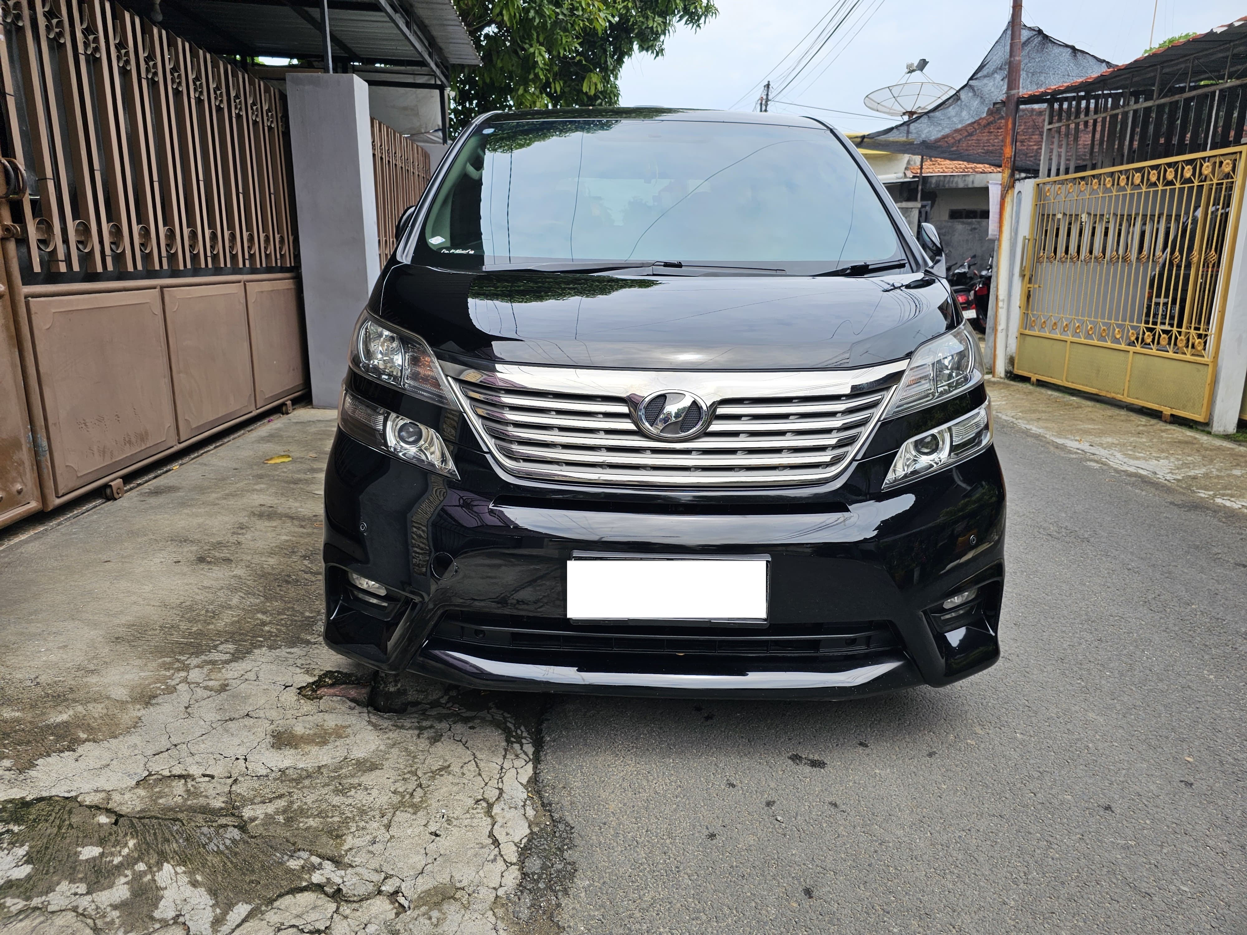 Toyota Vellfire Z Audioless 2010