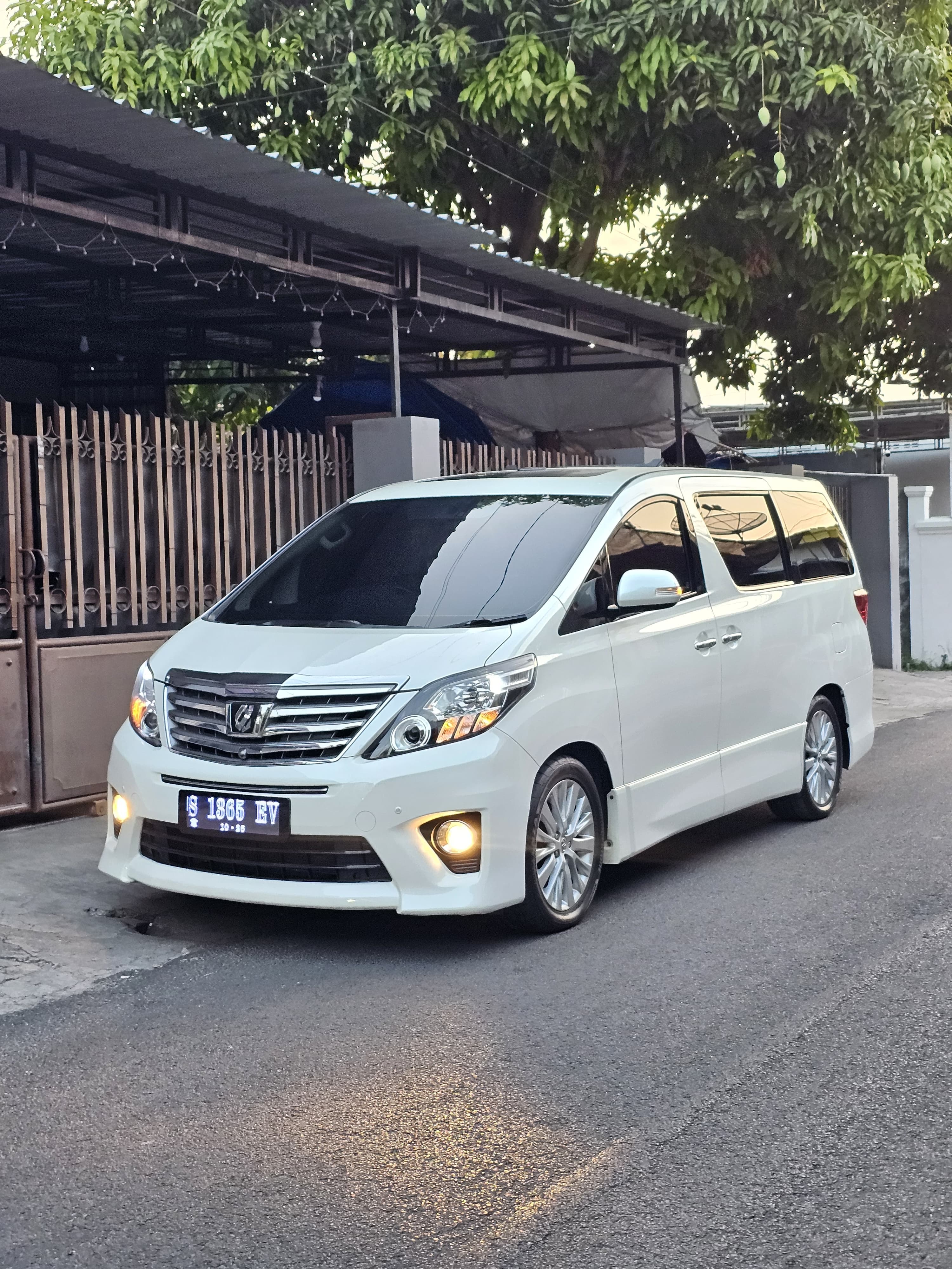 Toyota Alphard Premium Sound 2014